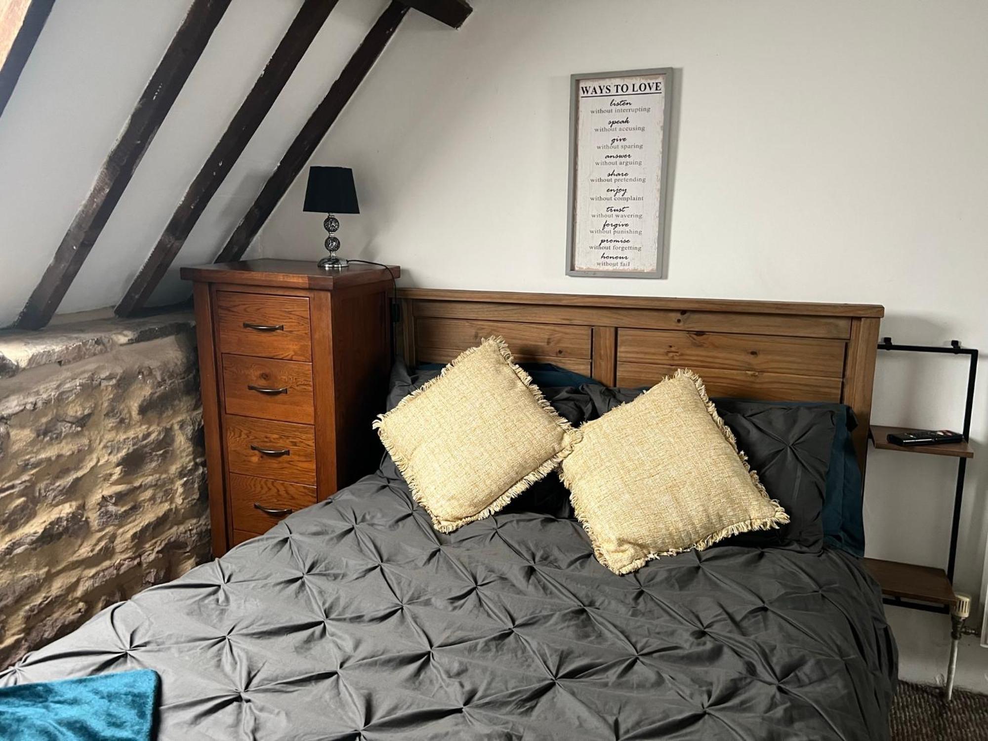 Crosskeys Inn Guest Rooms In Wye Valley Goodrich Екстериор снимка